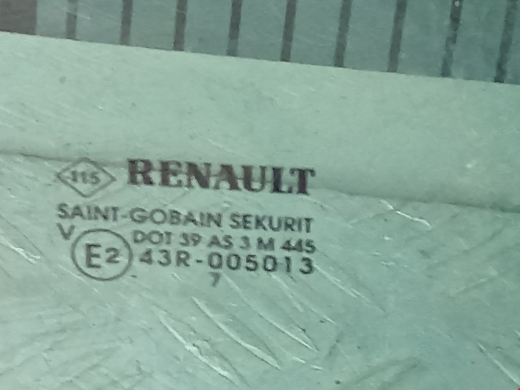 Стекло двери задней правой Renault Espace 4 купить в России