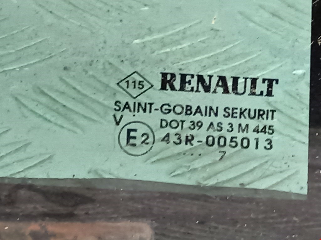 Стекло двери задней правой Renault Espace 4 купить в Беларуси