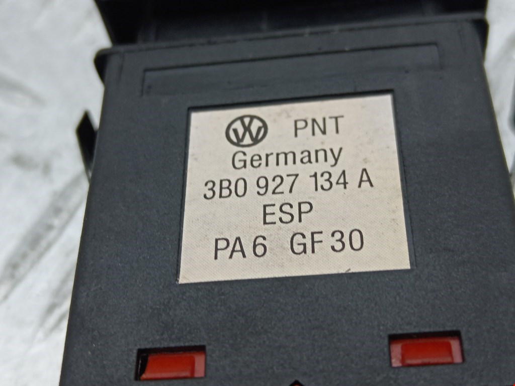 Кнопка антипробуксовочной системы Volkswagen Passat 5 GP купить в Беларуси