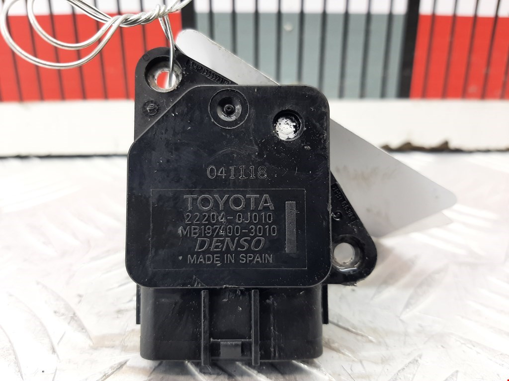 Расходомер воздуха (ДМРВ) Toyota Yaris 1 купить в России