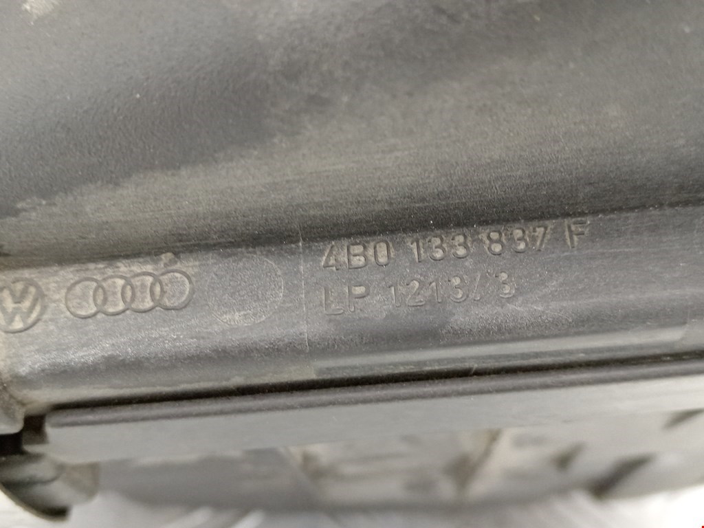 Корпус воздушного фильтра Audi A6 C5 купить в России