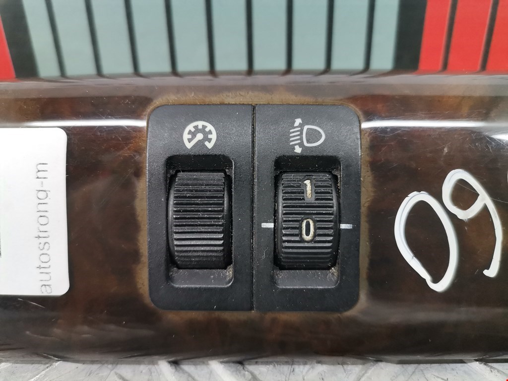 Кнопка корректора фар BMW 7-Series (E38) купить в России