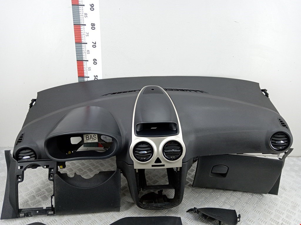 Торпедо (панель передняя) Opel Corsa D купить в России