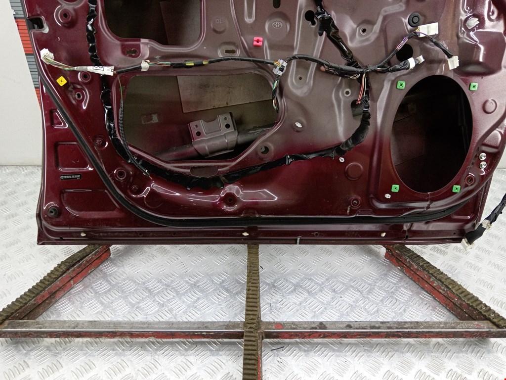 Дверь передняя левая Toyota Avensis 3 (T270) купить в России