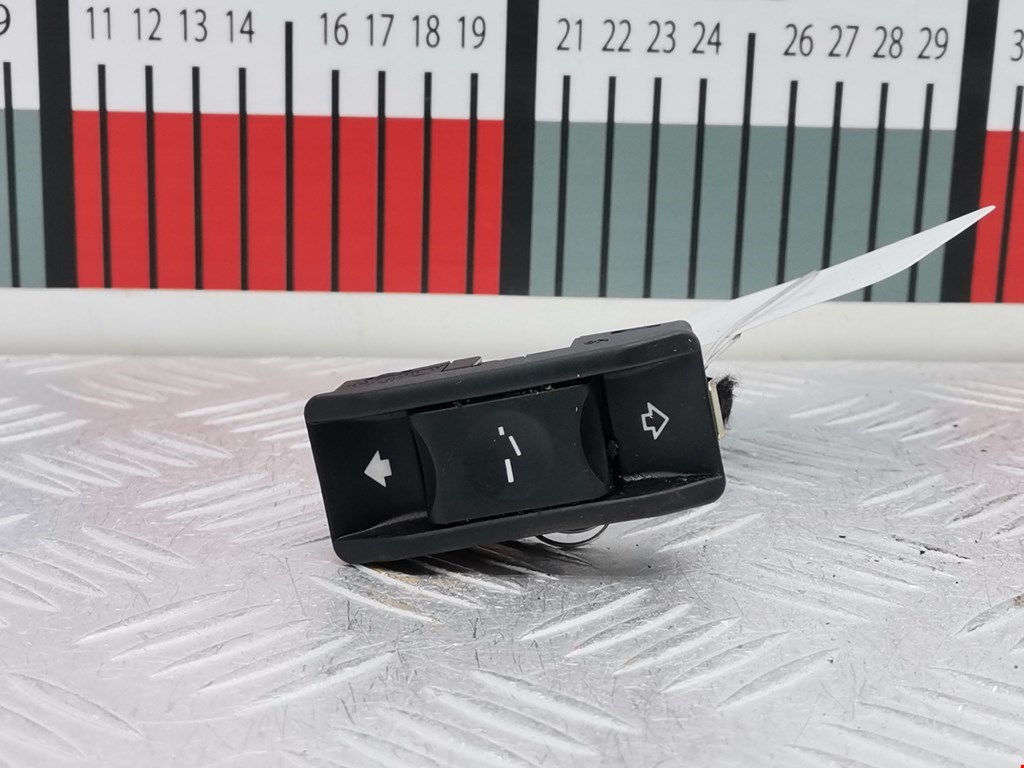 Кнопка люка BMW 3-Series (E46) купить в России