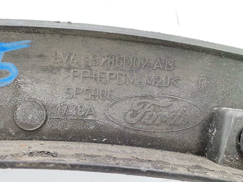 Накладка декоративная (молдинг) заднего правого крыла Ford Kuga 1 купить в России