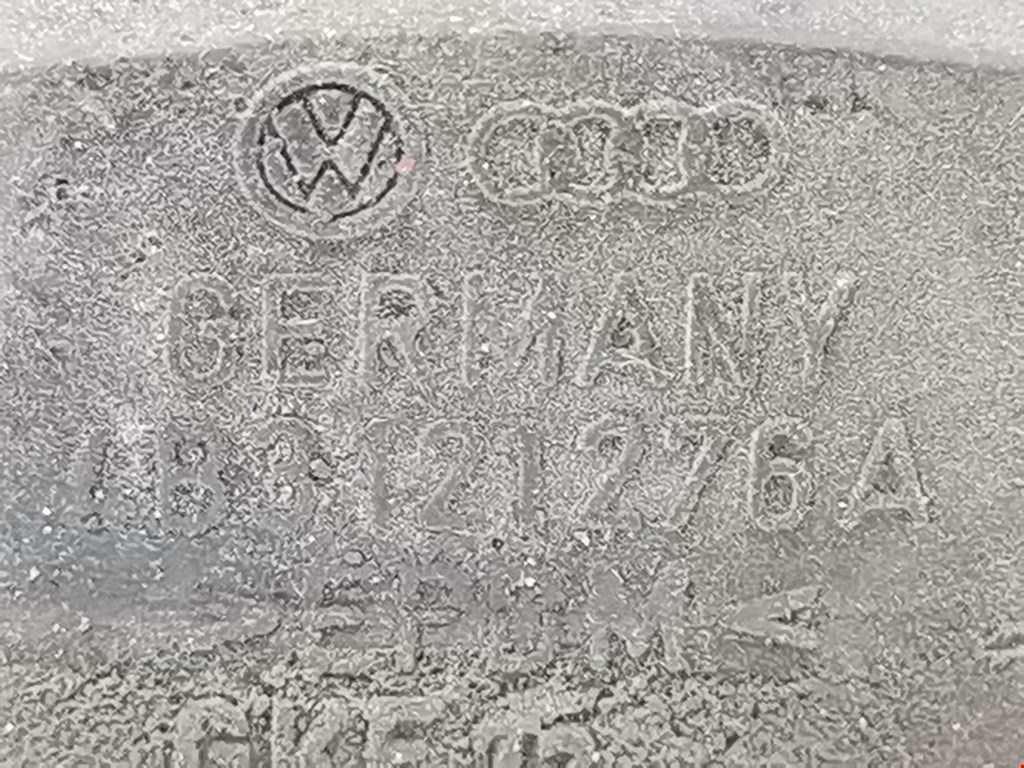 Кронштейн (крепление) радиатора Audi A4 B6 купить в России