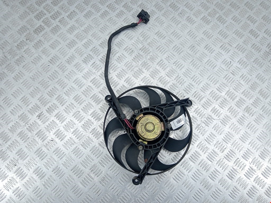 Вентилятор радиатора кондиционера Audi A3 8L купить в Беларуси