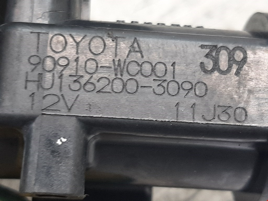 Клапан вентиляции топливного бака Toyota Aygo 1 купить в России