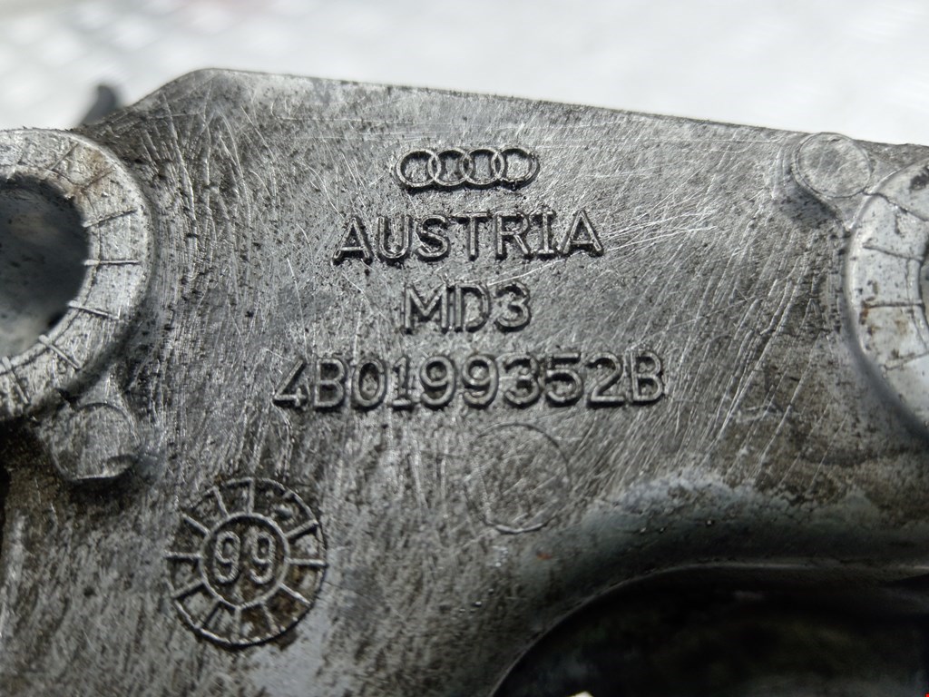 Кронштейн двигателя (лапа крепления) Audi A4 B5 купить в России