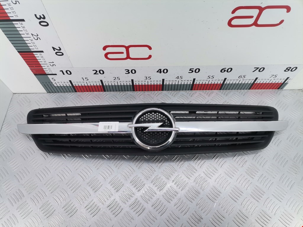 Решетка радиатора Opel Meriva A купить в Беларуси