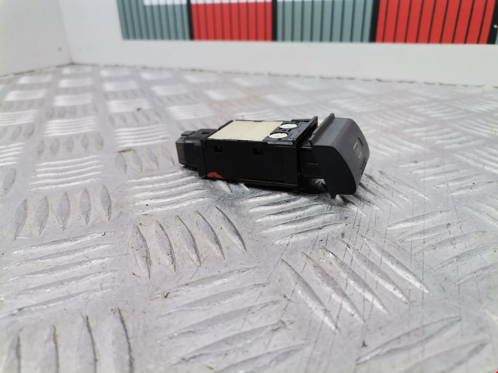 Кнопка обогрева заднего стекла Toyota Avensis 1 (T220) купить в России