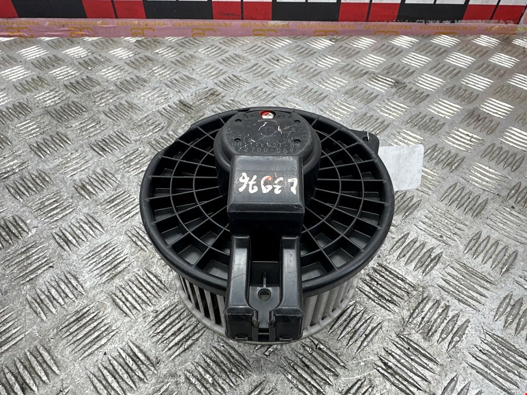 Моторчик печки (вентилятор отопителя) Mazda 6 GH купить в России