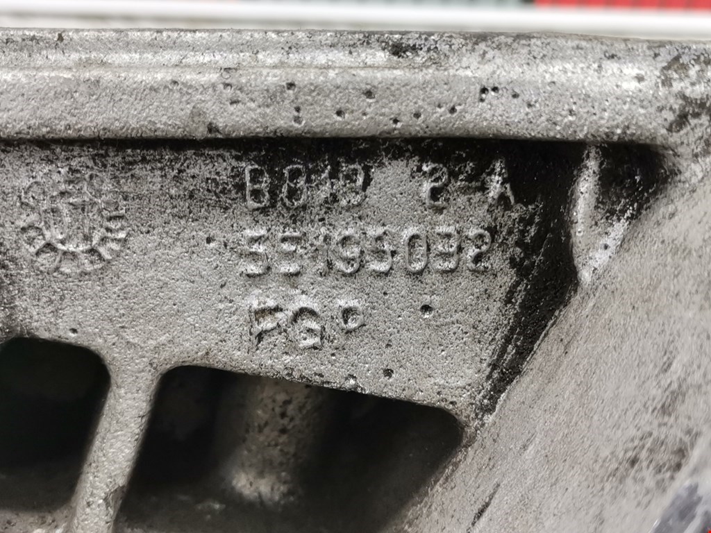 Кронштейн двигателя (лапа крепления) Fiat Punto 3 (199/310) купить в России