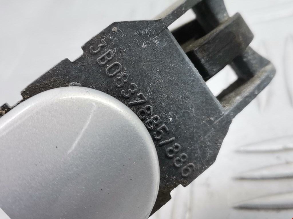 Ручка двери наружная передняя правая Volkswagen Bora купить в Беларуси