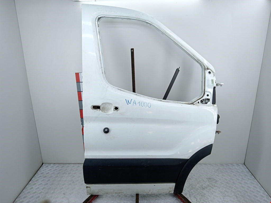 Накладка декоративная (молдинг) передней правой двери Ford Transit 6 купить в Беларуси