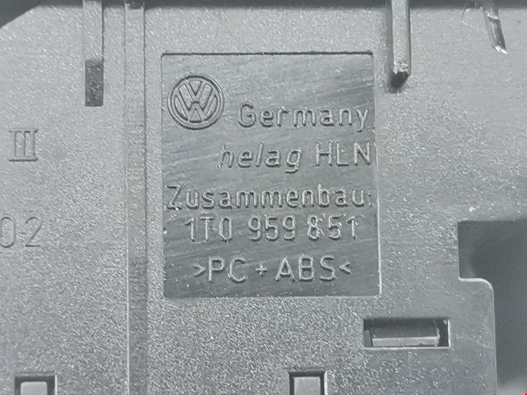 Кнопка стеклоподъемника Volkswagen Touran 2 купить в Беларуси