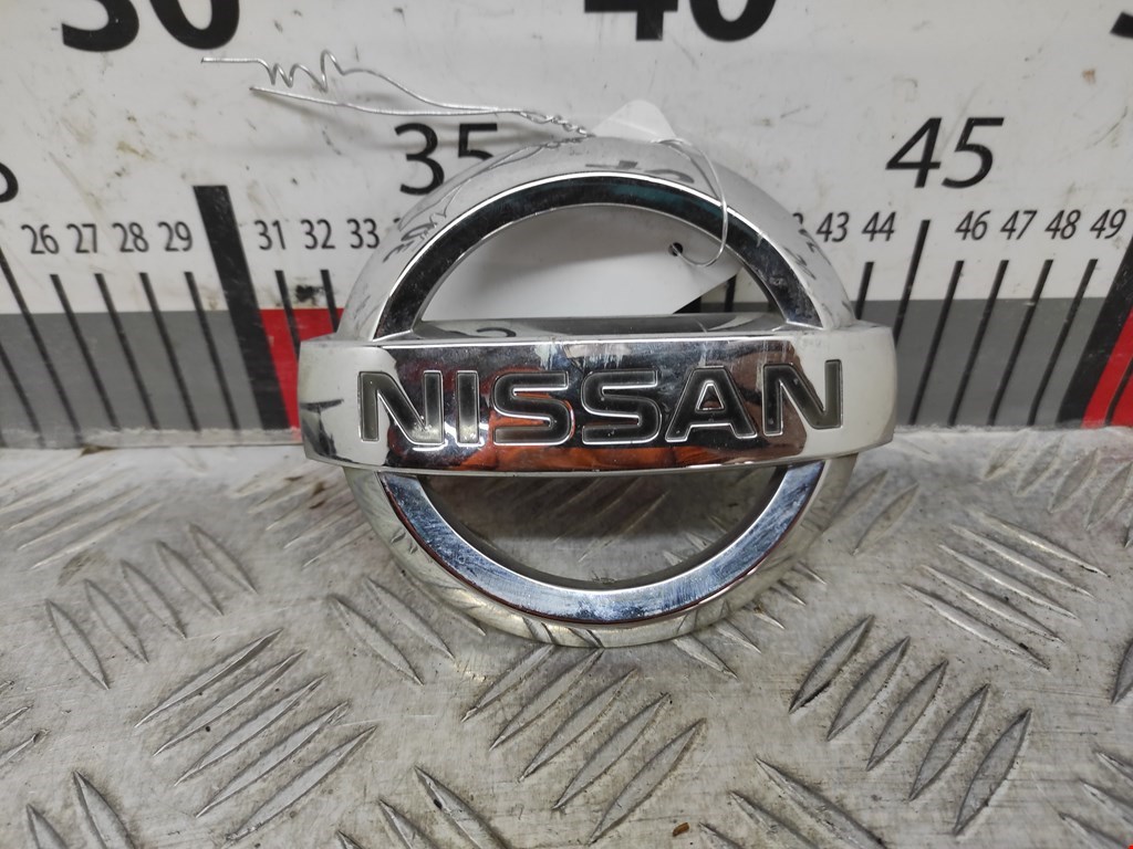 Эмблема (значок) Nissan Primera P12 купить в России