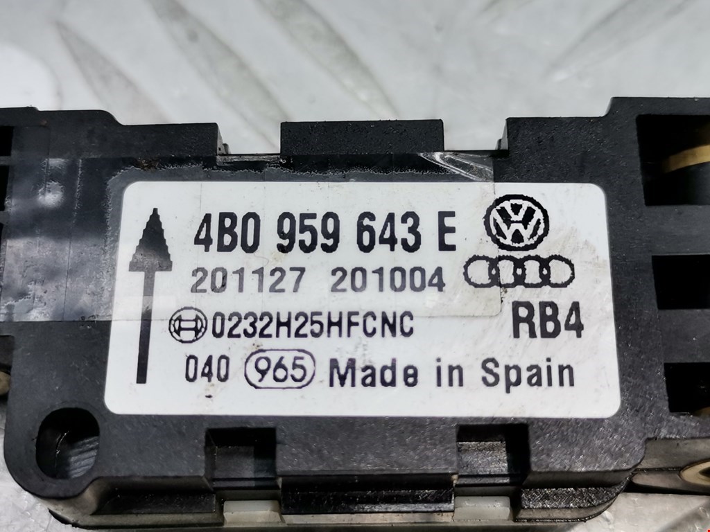 Датчик удара Volkswagen Touareg 1 купить в Беларуси