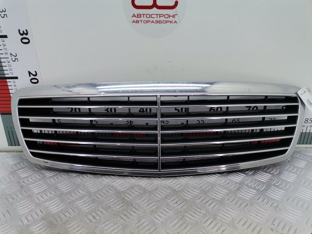 Решетка радиатора Mercedes E-Class (W211) купить в Беларуси