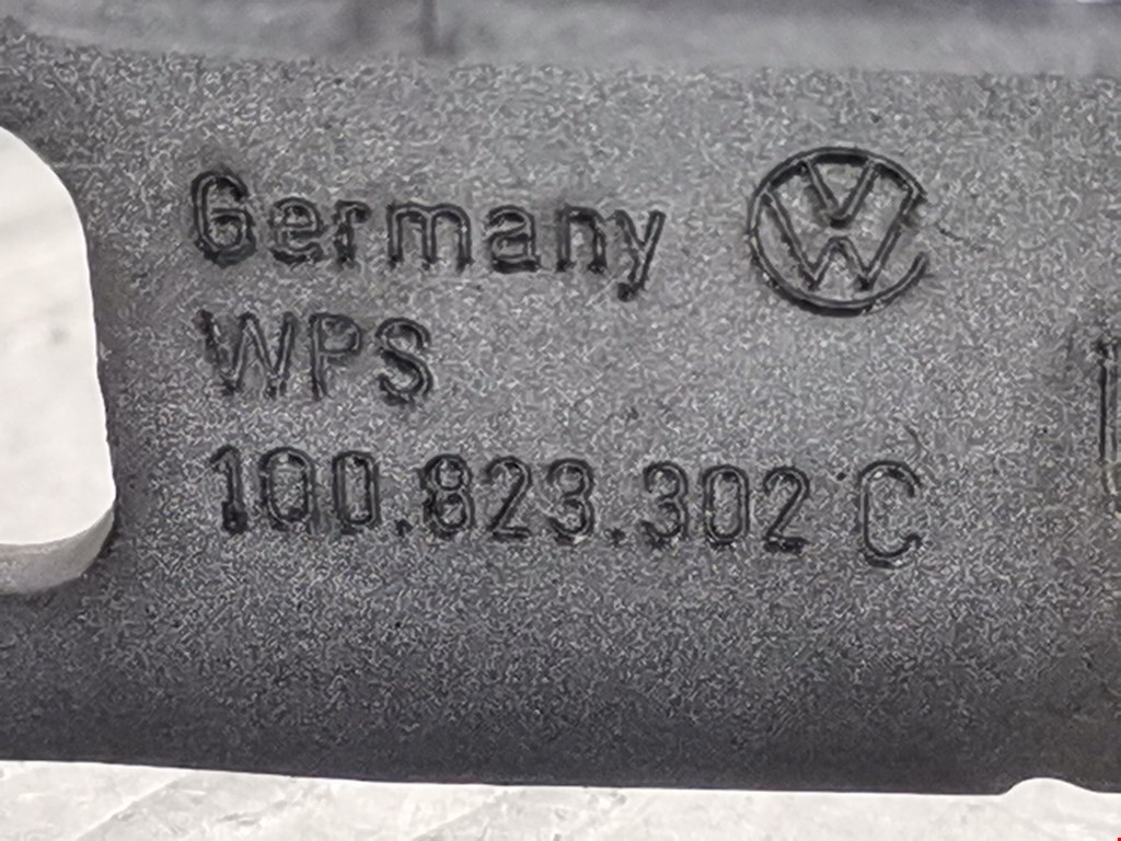 Петля капота правая Volkswagen Eos купить в Беларуси