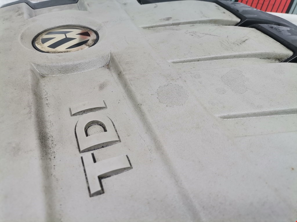 Накладка декоративная двигателя Volkswagen Passat 6 купить в России