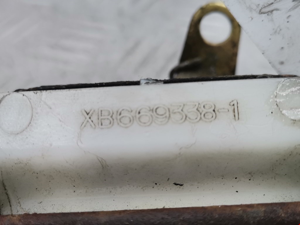 Ручка крышки багажника Mitsubishi Pajero 3 купить в Беларуси