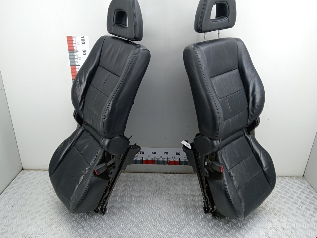 Салон (сидения) комплект Mitsubishi Pajero 3 купить в Беларуси