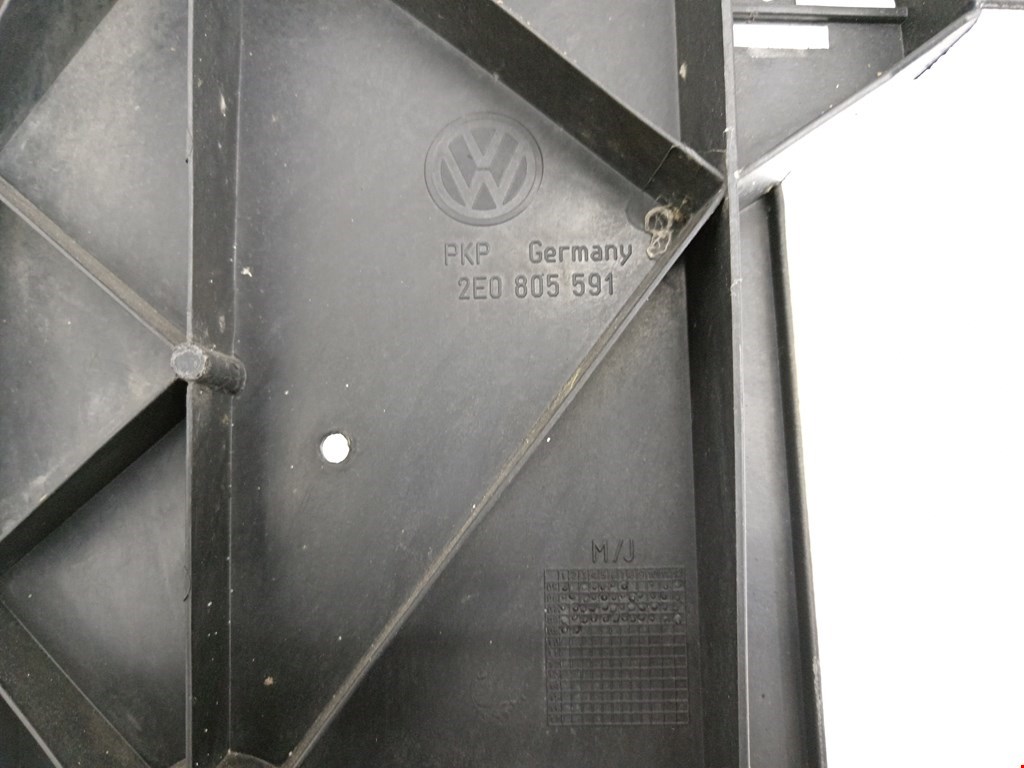 Панель передняя (телевизор) Volkswagen Crafter 1 купить в России