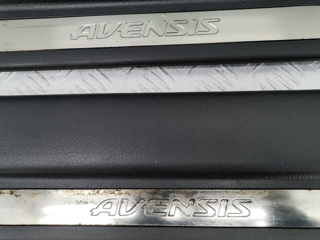 Накладка порога (внутренняя) Toyota Avensis 2 (T250) купить в Беларуси