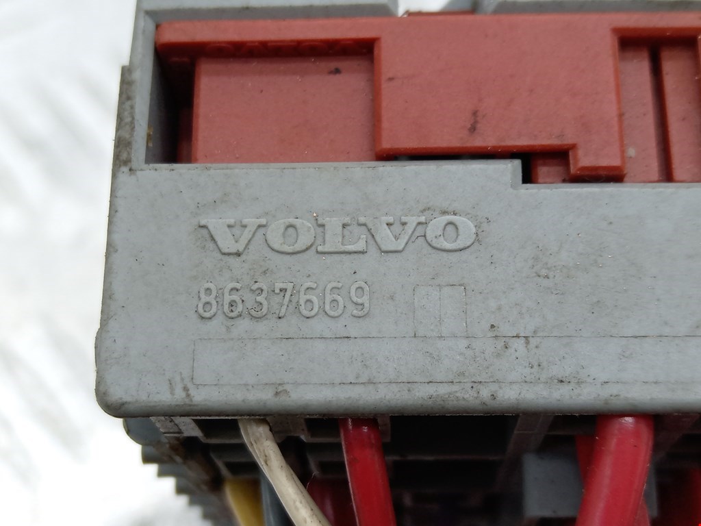 Блок предохранителей Volvo XC90 1 купить в России