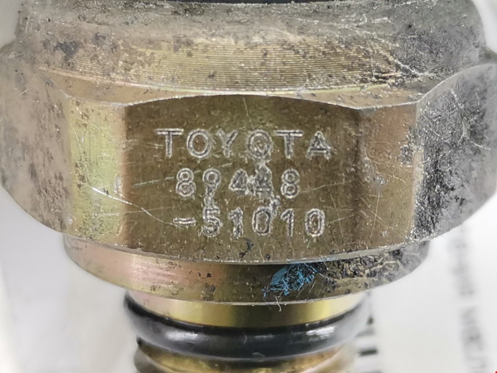 Датчик давления масла Toyota Yaris 1 купить в Беларуси
