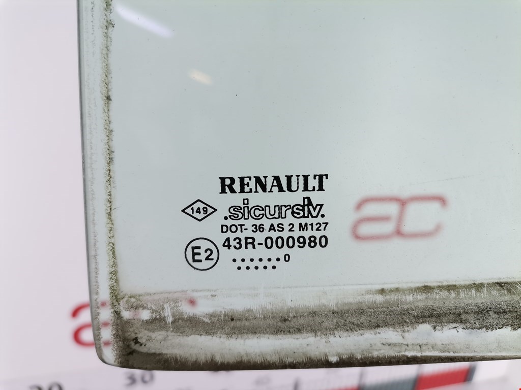 Стекло форточки двери задней левой Renault Megane 1 купить в Беларуси
