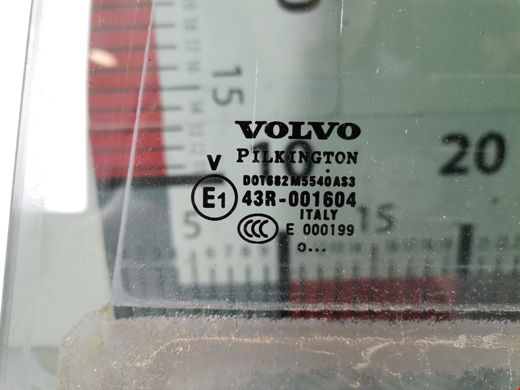 Стекло двери задней левой Volvo XC90 1 купить в Беларуси