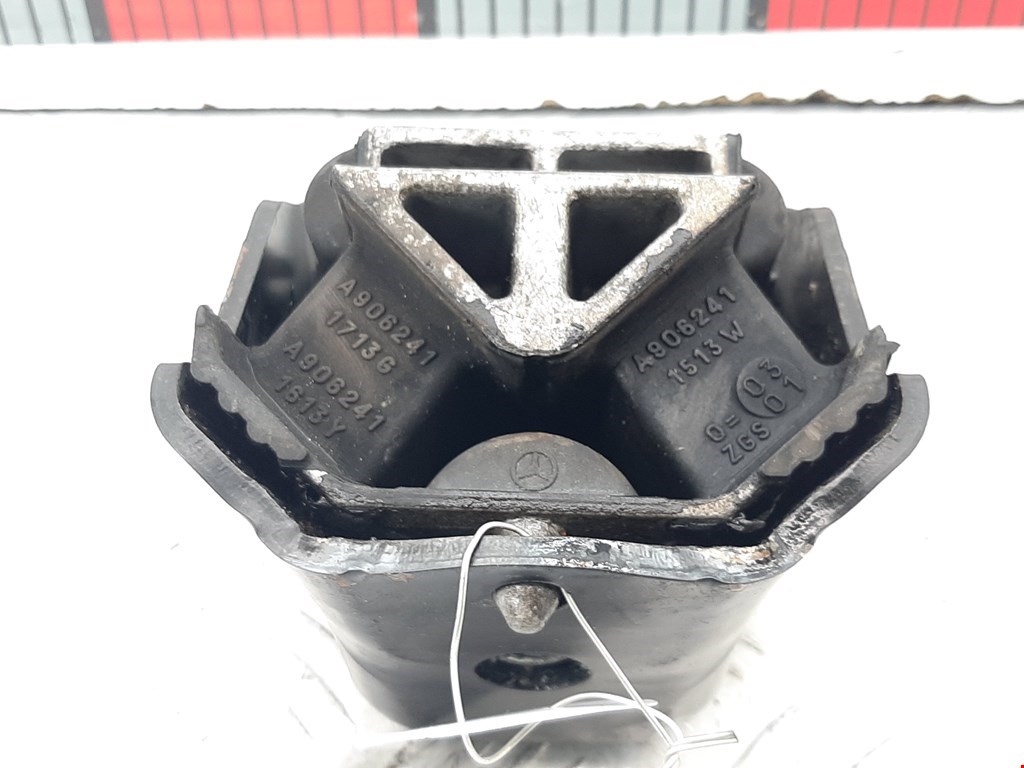 Подушка (опора) крепления двигателя Volkswagen Crafter 1 купить в Беларуси