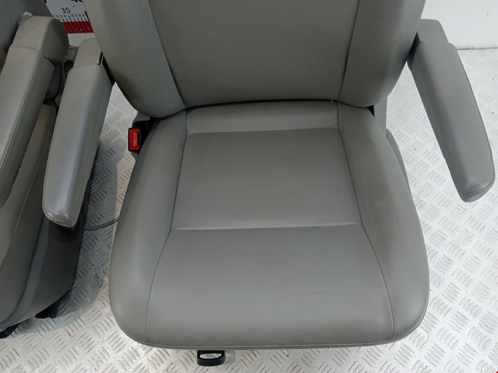 Салон (сидения) комплект Volkswagen Transporter (T5) купить в России