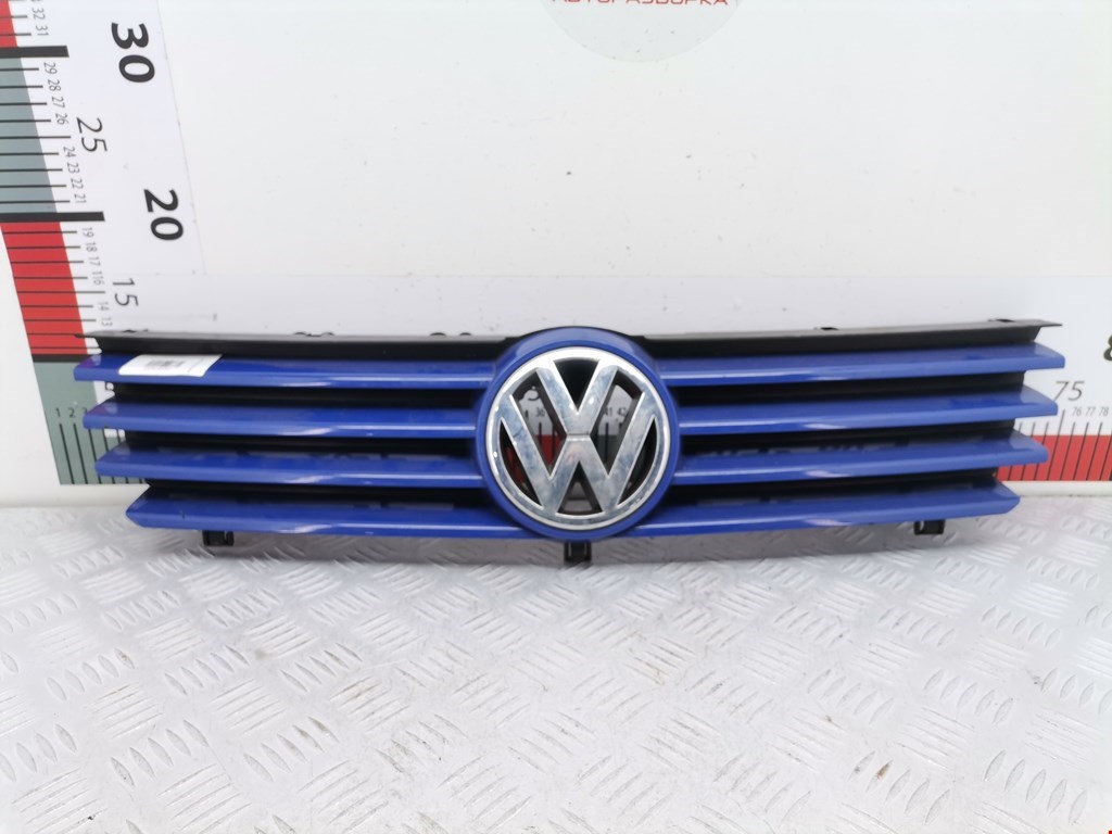 Решетка радиатора Volkswagen Polo 3 купить в России