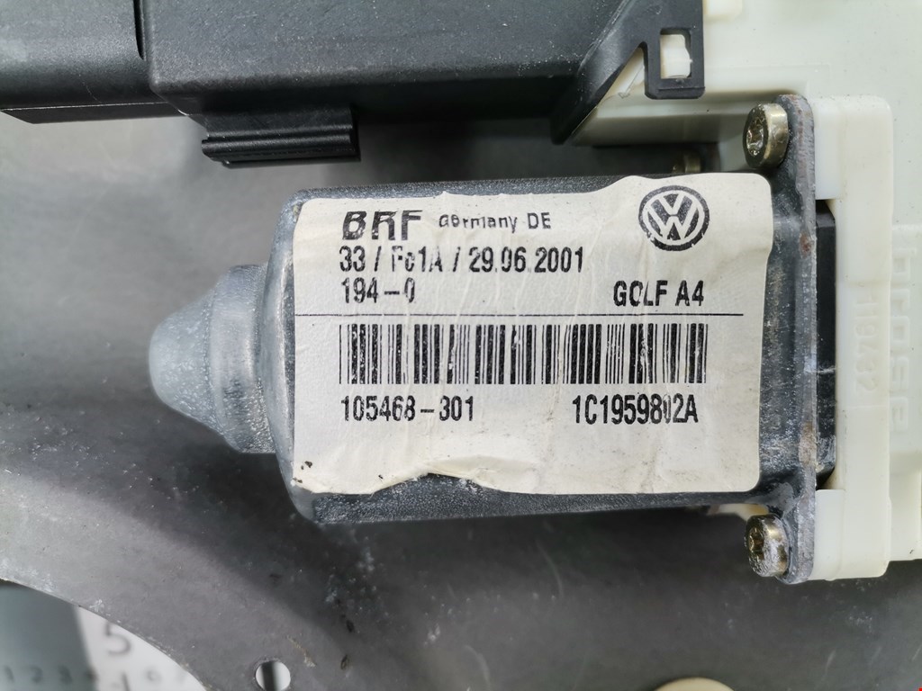 Стеклоподъемник электрический двери передней правой Volkswagen Golf 4 купить в Беларуси
