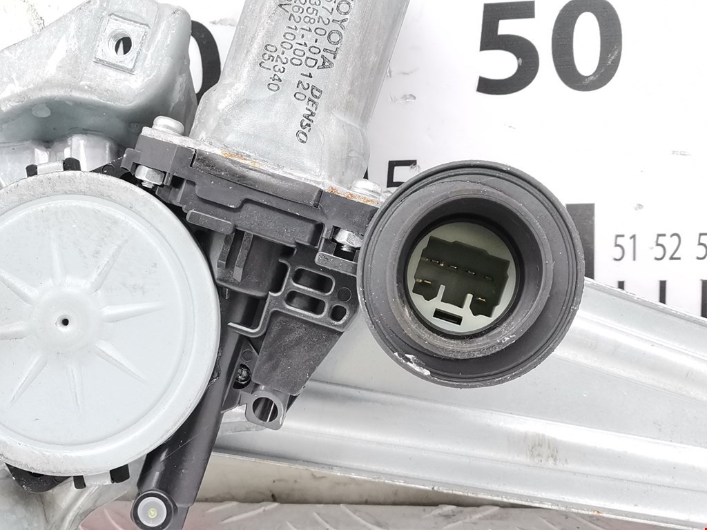 Стеклоподъемник электрический двери задней правой Toyota Auris 1 (E150) купить в Беларуси