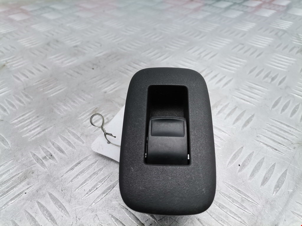 Кнопка стеклоподъемника Toyota Auris 1 (E150) купить в Беларуси