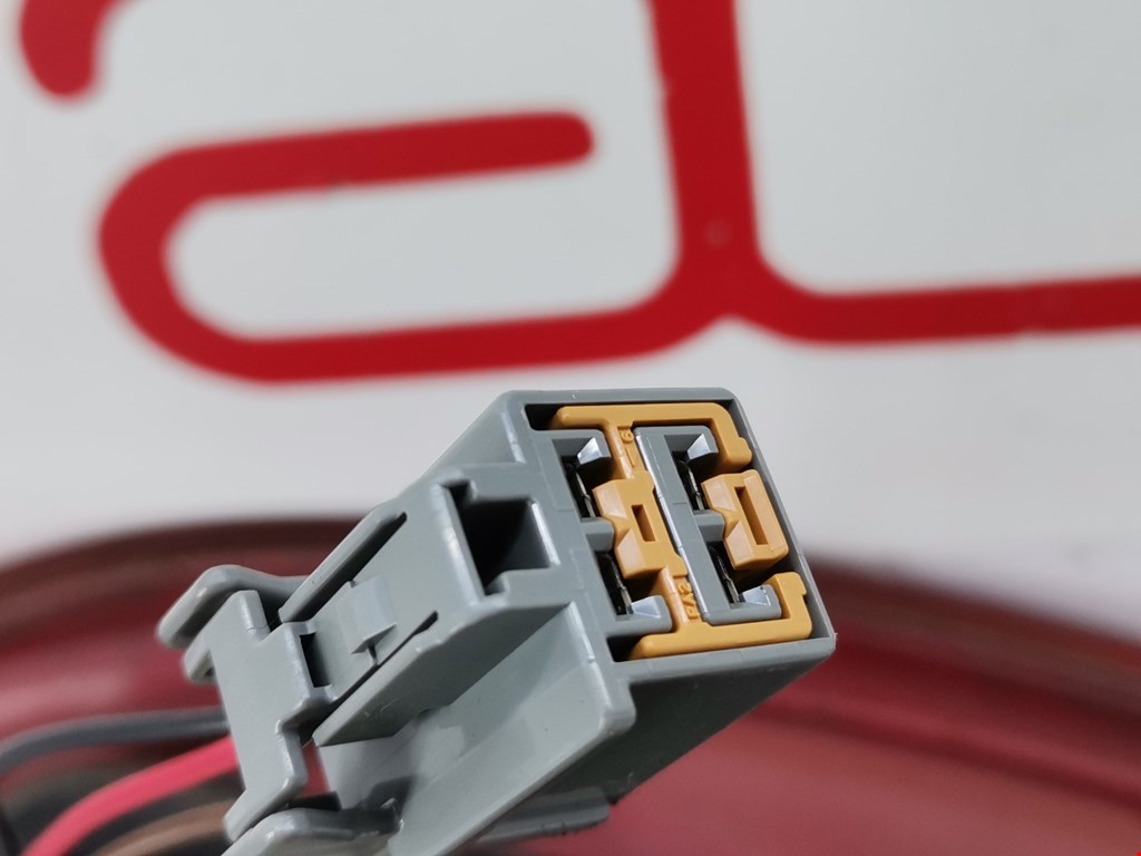 Фонарь крышки багажника правый Ford Focus 2 купить в России