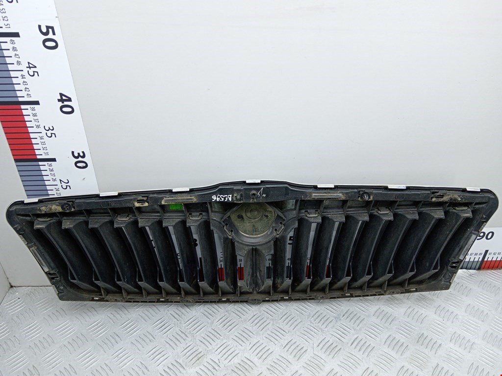 Решетка радиатора Skoda Octavia 1Z купить в Беларуси