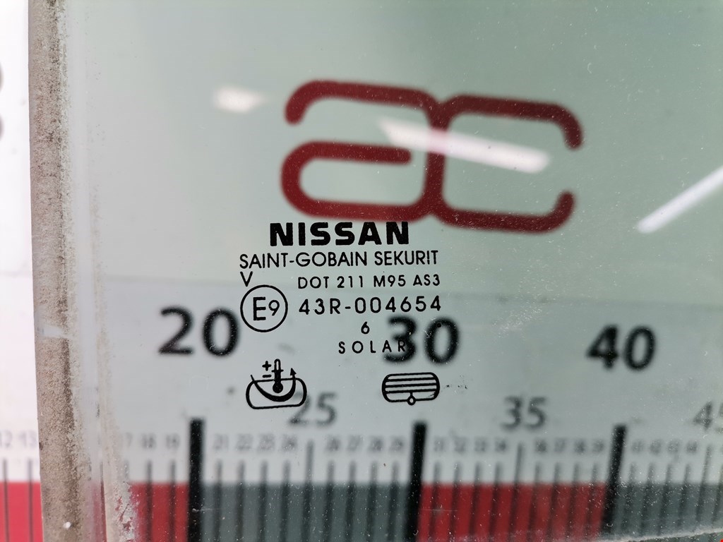 Стекло двери задней правой Nissan Navara (D40) купить в России