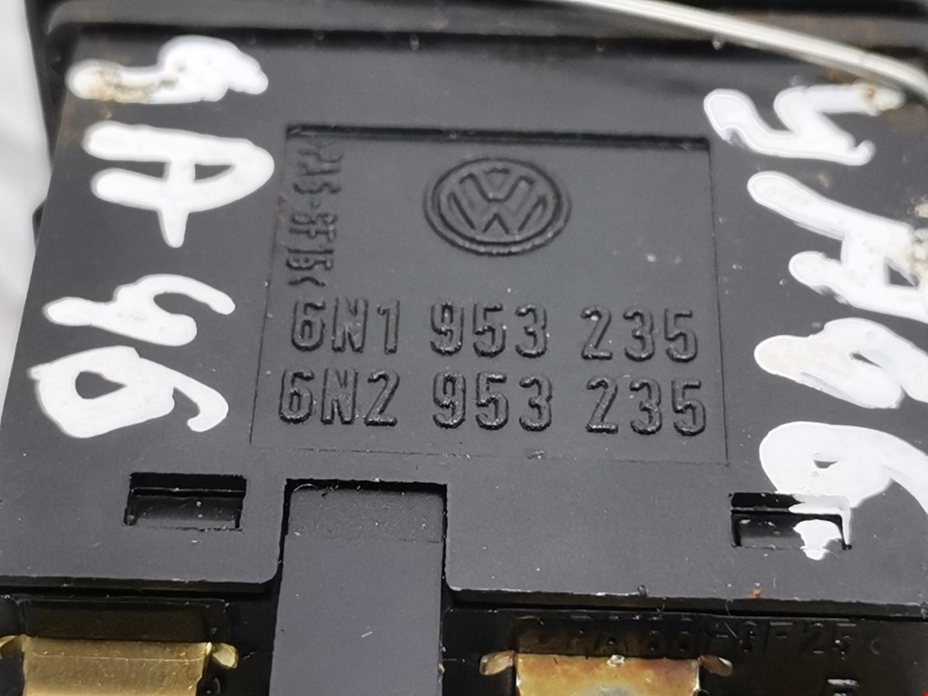 Кнопка аварийной сигнализации Volkswagen Polo 3 купить в России