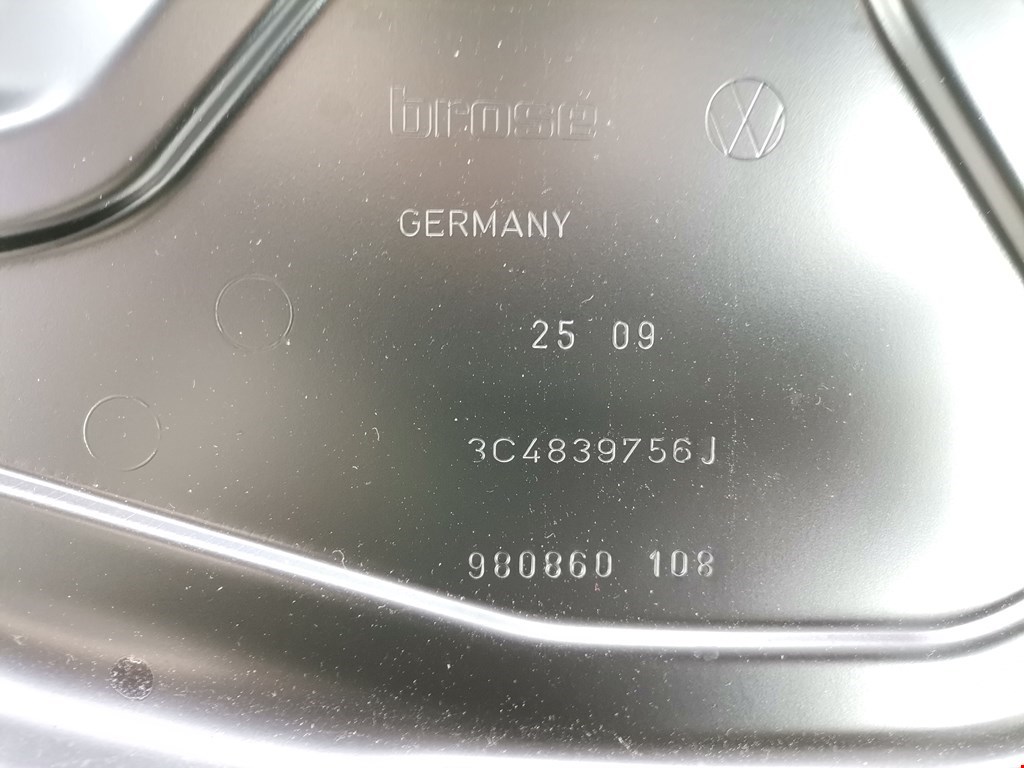 Стеклоподъемник механический двери задней правой Volkswagen Passat 6 купить в России