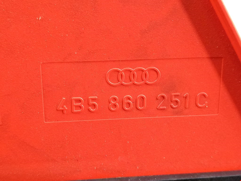 Знак аварийной остановки Audi A6 C6 купить в Беларуси