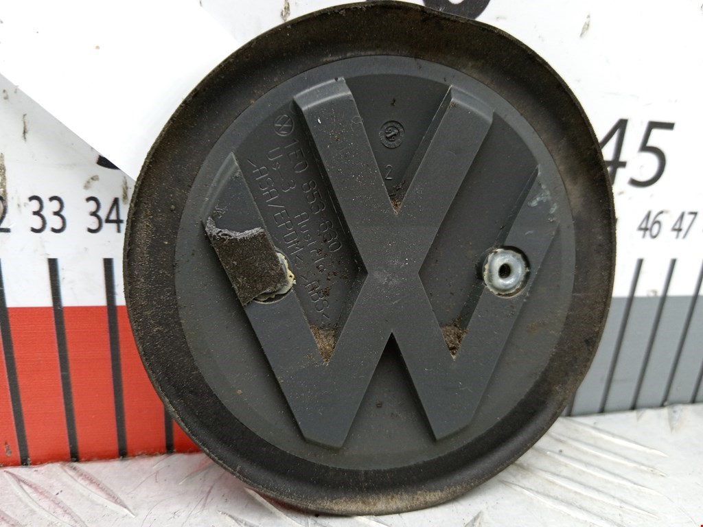 Эмблема (значок) Volkswagen Golf 3 купить в России
