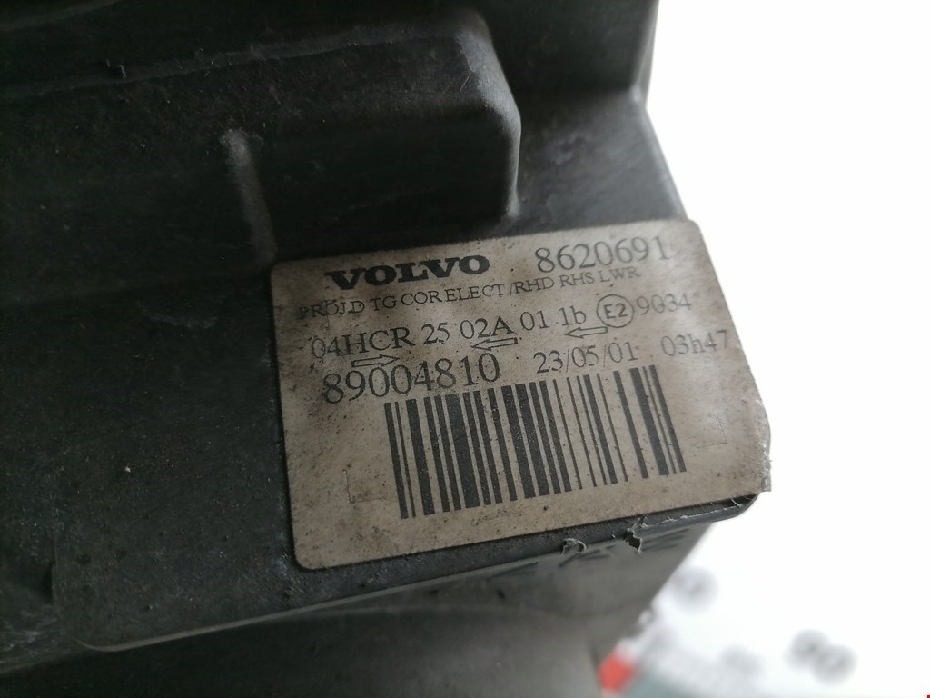 Фара передняя правая Volvo V70 2 купить в России