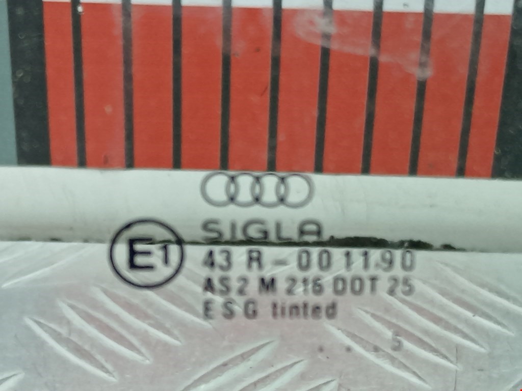 Стекло двери задней левой Audi A4 B5 купить в России