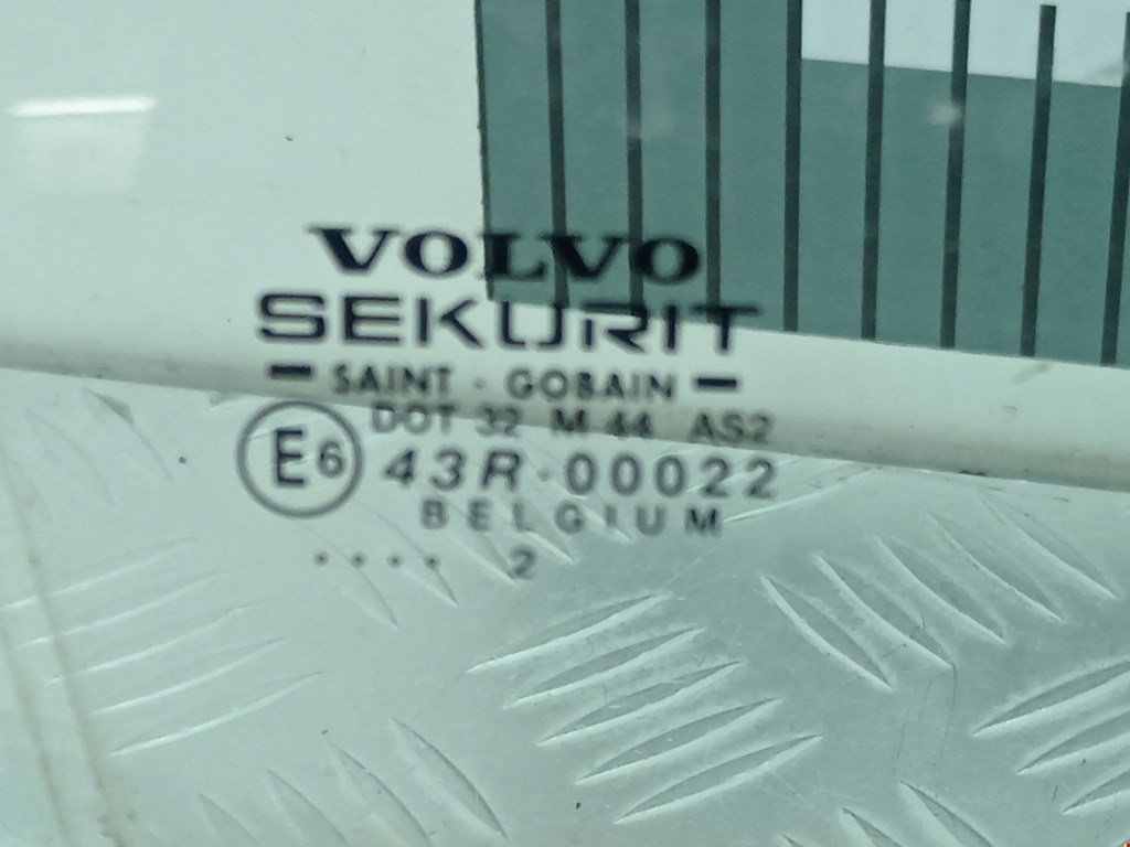 Стекло двери передней правой Volvo S40 V40 1 купить в Беларуси